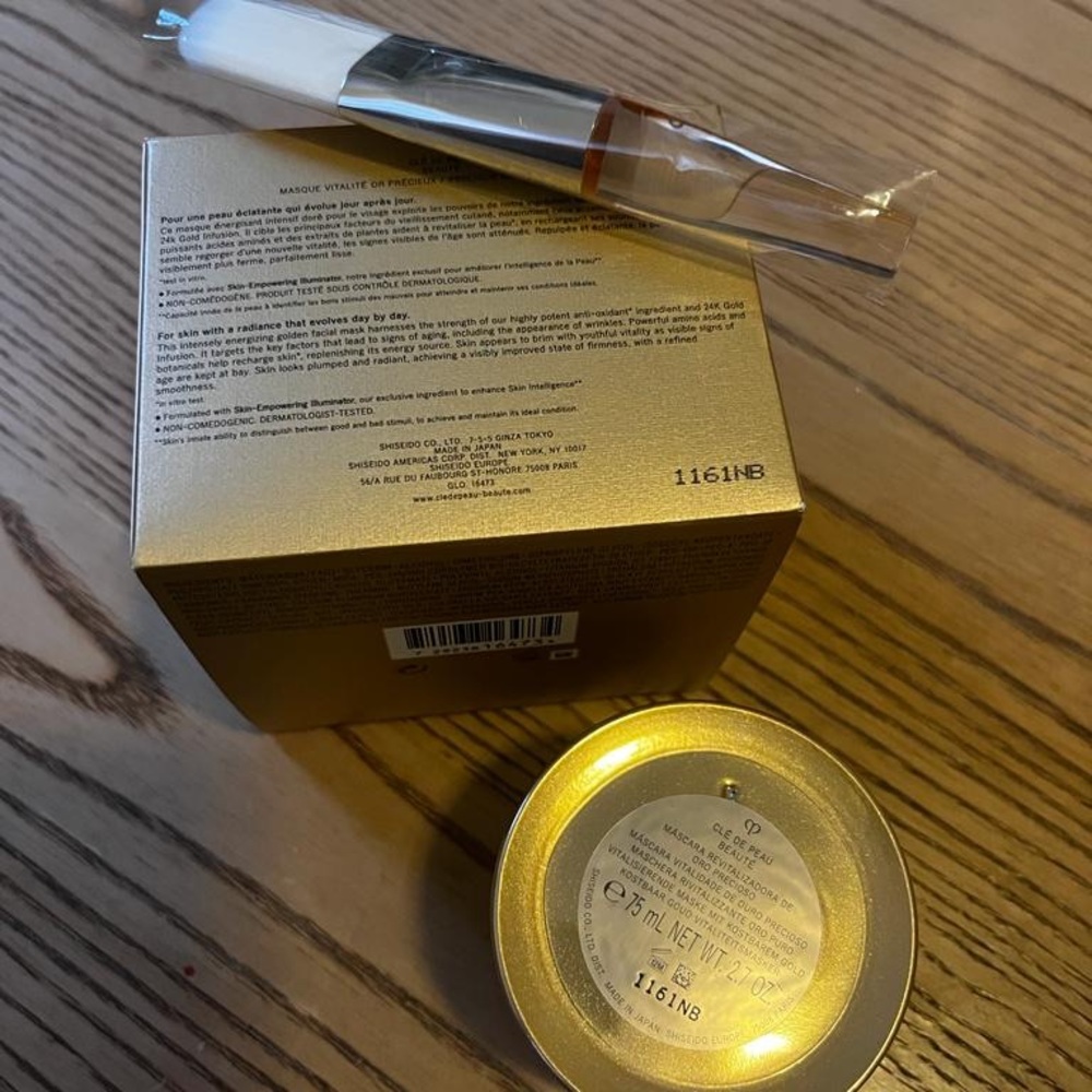 Clé de Peau Gold Radiance Mask - Picture 2 of 7
